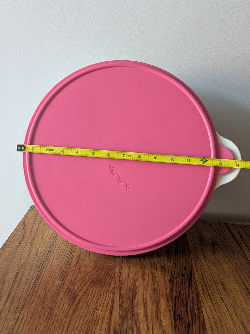 Tupperware 32 Cup Thatsa Bowl White w/ Pink Lid - V 2539 2540 - Picture 13 of 16